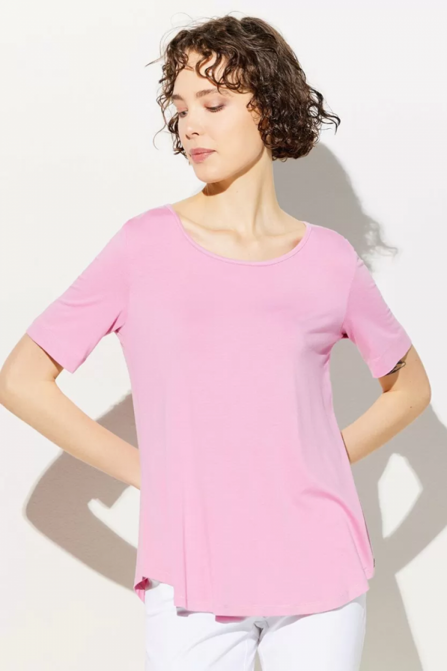 μπλούζα με λαιμόκοψη