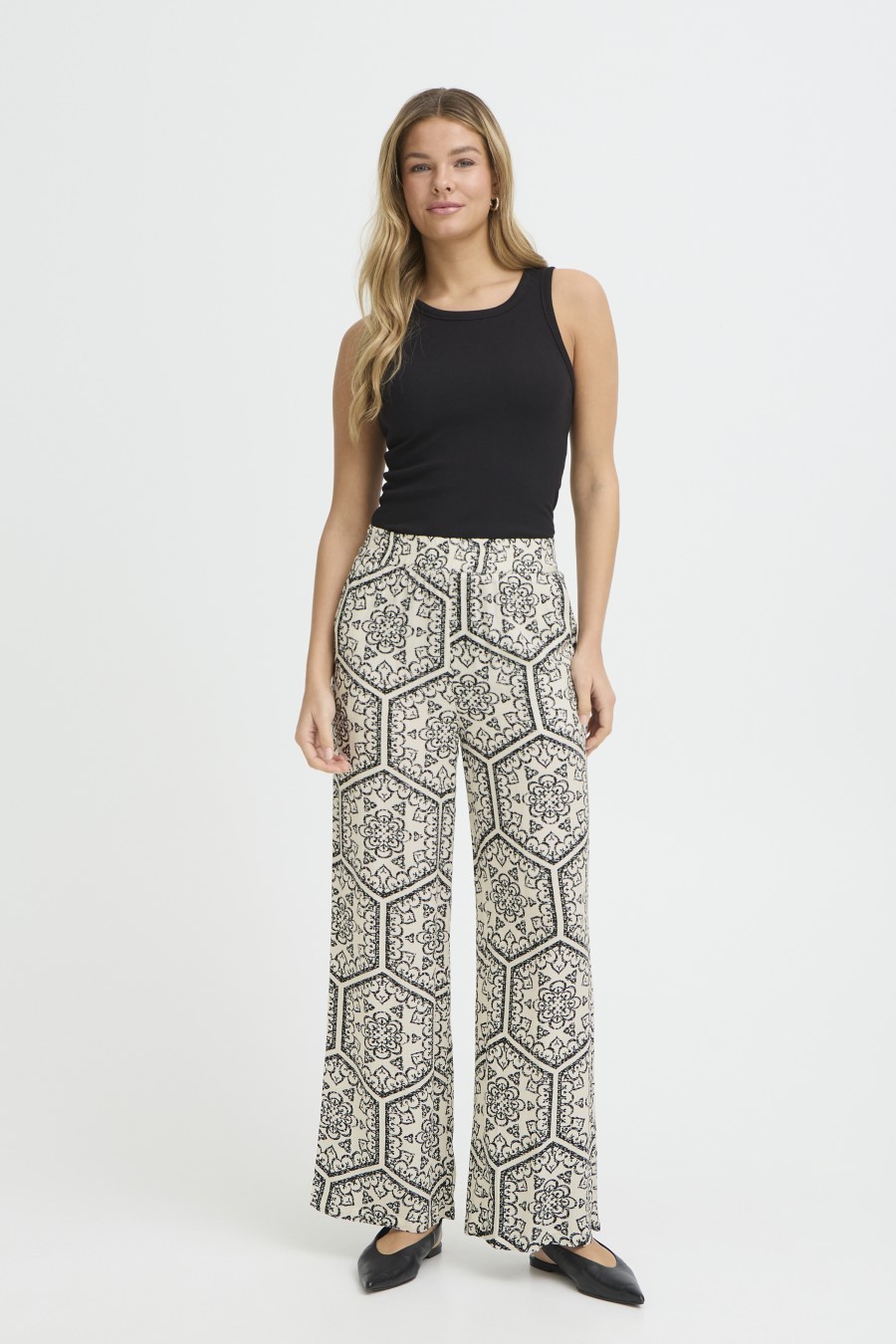 παντελόνι με λάστιχο στη μέση