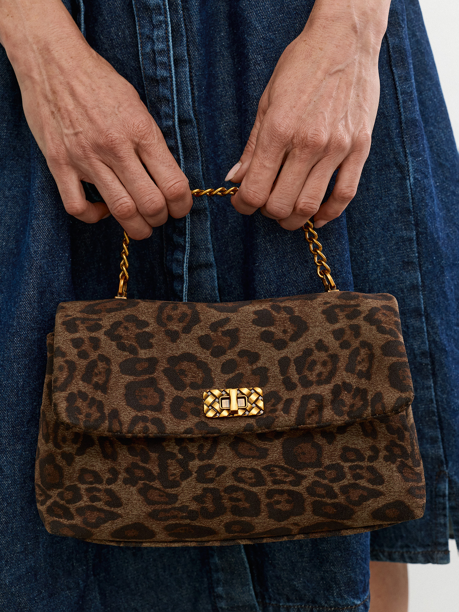 Sarah Lawrence Τσάντα animal print με αλυσίδα